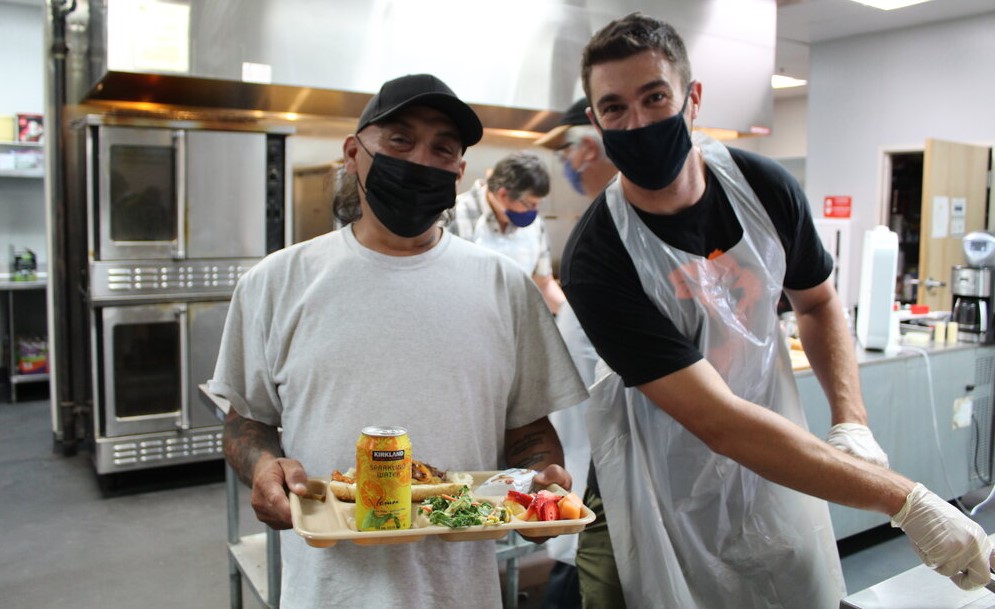 volunteer kitchen-2